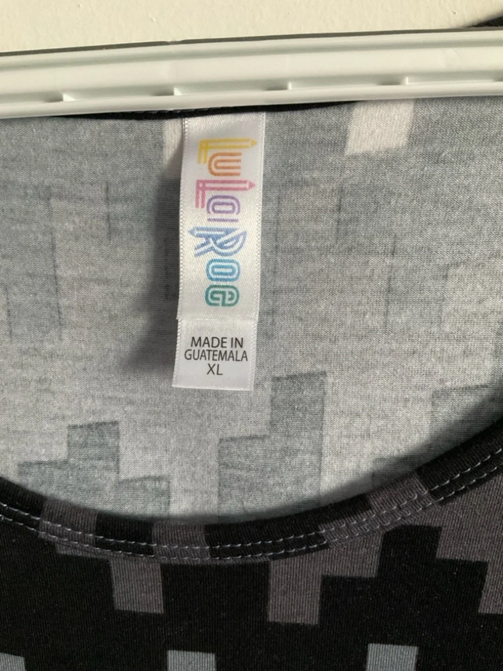 LuLaRoe Classic Shirt Tee in Black, Gray & Lavender XL - Picture 4 of 12